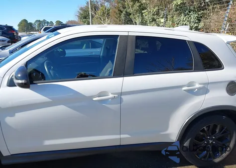 2018 Mitsubishi Outlander Sport 2.0 Le z USA, uszkodzony, nr VIN JA4AP3AU8JU014347